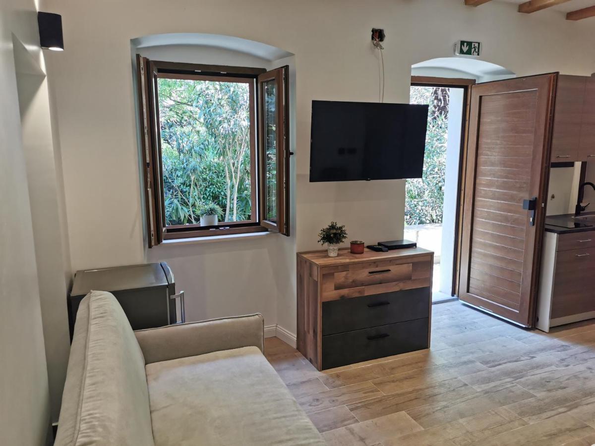 Apartmani Rosa I Linda Rijeka Exterior photo